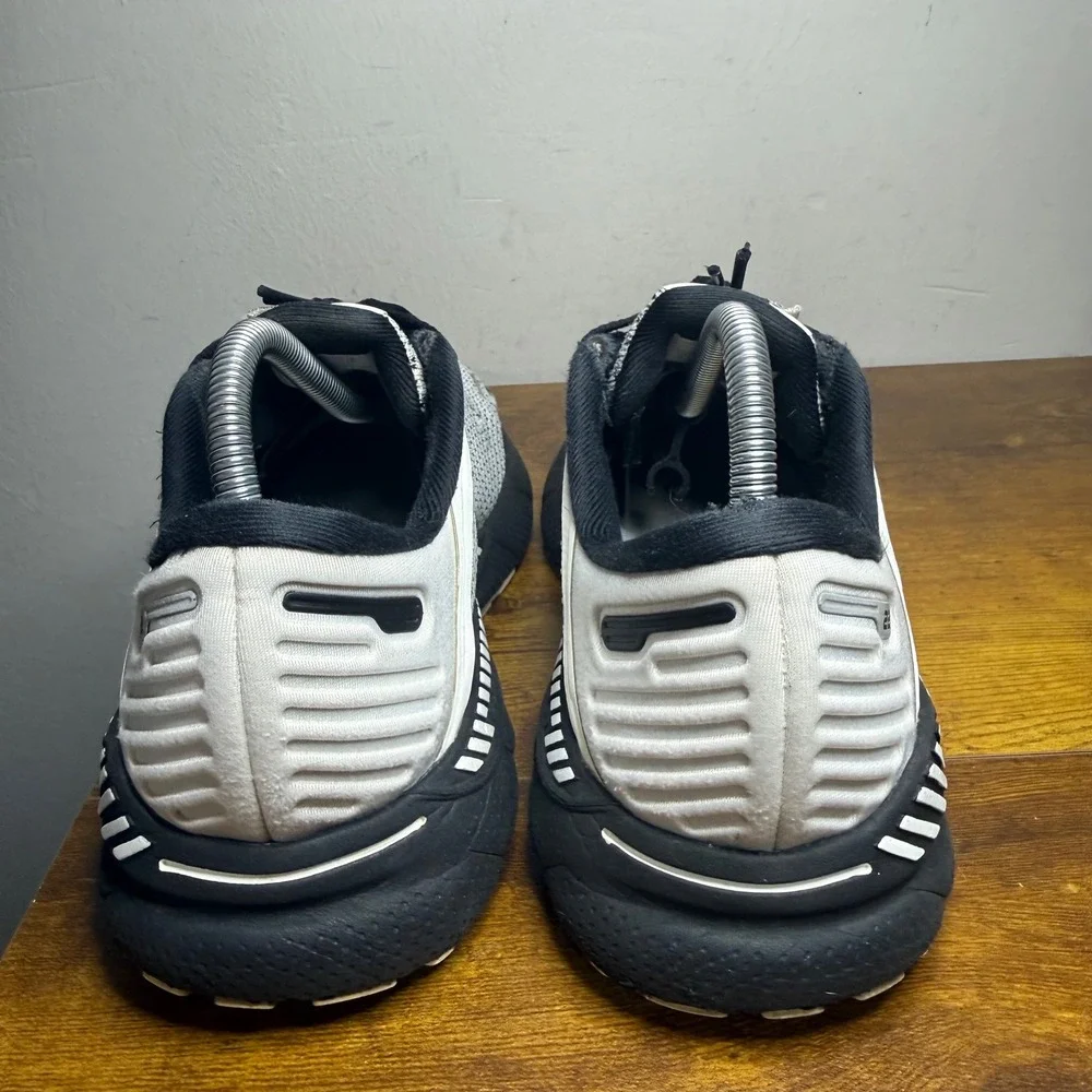 Brooks Adrenaline GTS 22 Running Shoes Mens Size 8 White Black 1103661D135